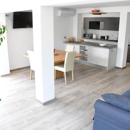 Apartment Cecil Изола Екстериор снимка