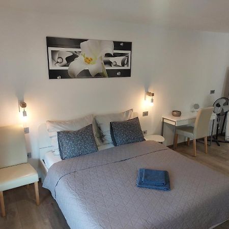 Apartment Cecil Изола Екстериор снимка