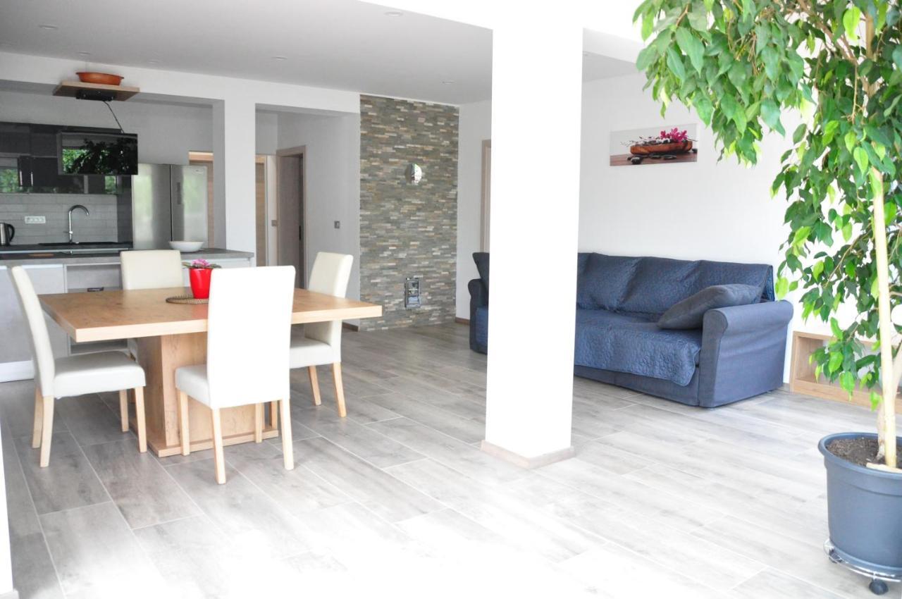 Apartment Cecil Изола Екстериор снимка
