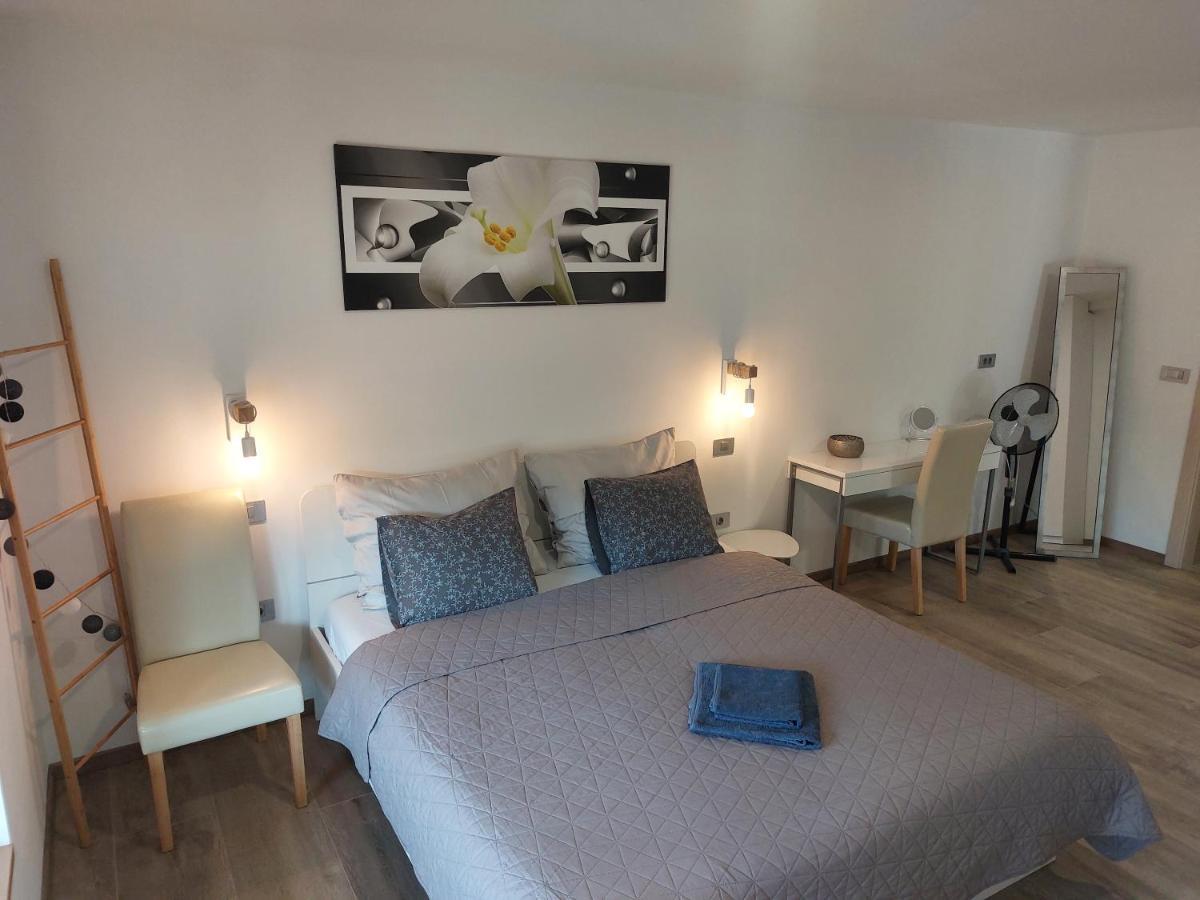 Apartment Cecil Изола Екстериор снимка